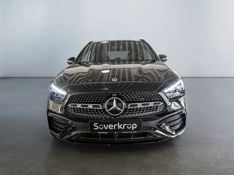 Gebraucht Mercedes GLA200 AMG 150 PS (110 kW) 2026 Schwarz SUV