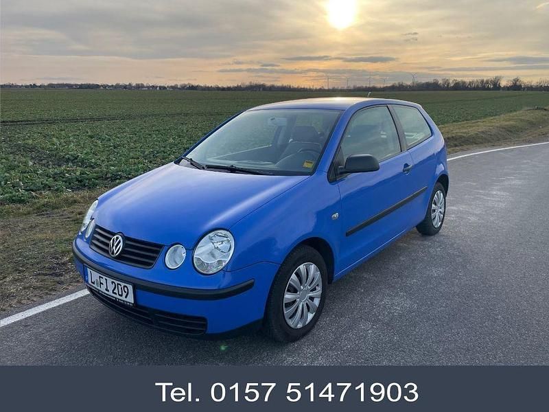 Gebraucht VW Polo 64 PS (47 kW) 2002 Blau Kleinwagen