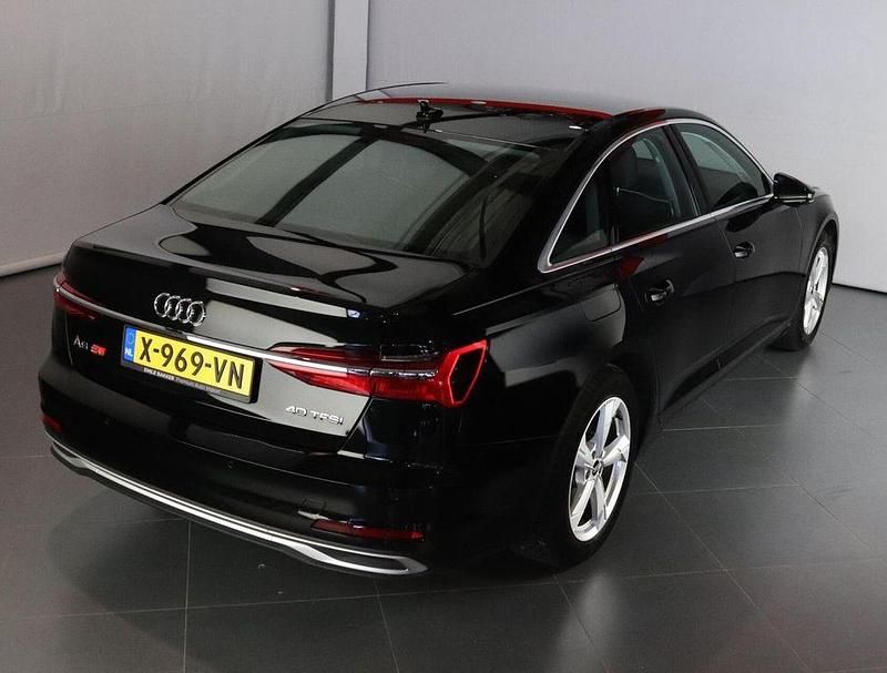 Second-hand Audi A6 Advanced 204 CP (150 kW) 2024 Negru Berlinǎ