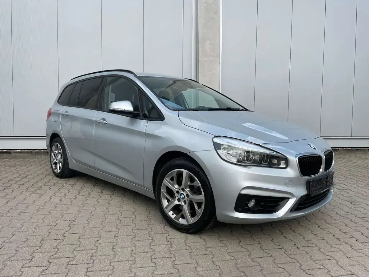 Gebraucht BMW 218 136 PS (100 kW) 2017 Glaciersilber metallic Van / Kleinbus