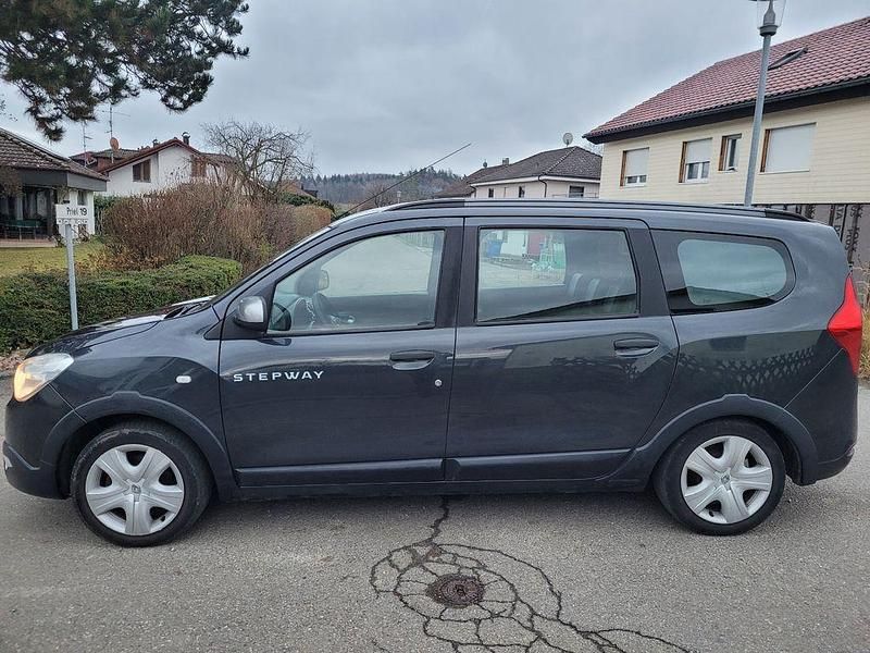 Gebraucht Dacia Lodgy Celebration 116 PS (85 kW) 2017 Van / Kleinbus
