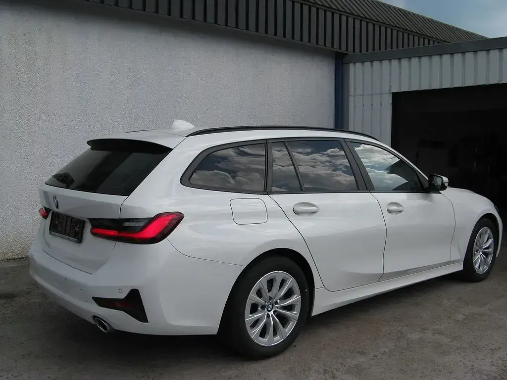 Gebraucht BMW 320 Advantage 190 PS (139 kW) 2021 Alpinweiss iii Kombi