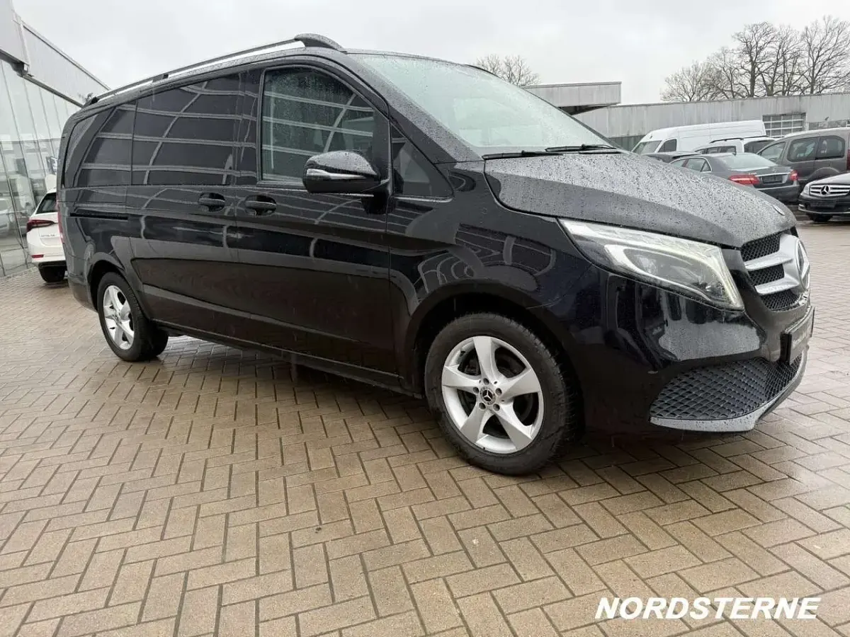 Gebraucht Mercedes V220 163 PS (119 kW) 2020 Obsidianschwarz Van / Kleinbus