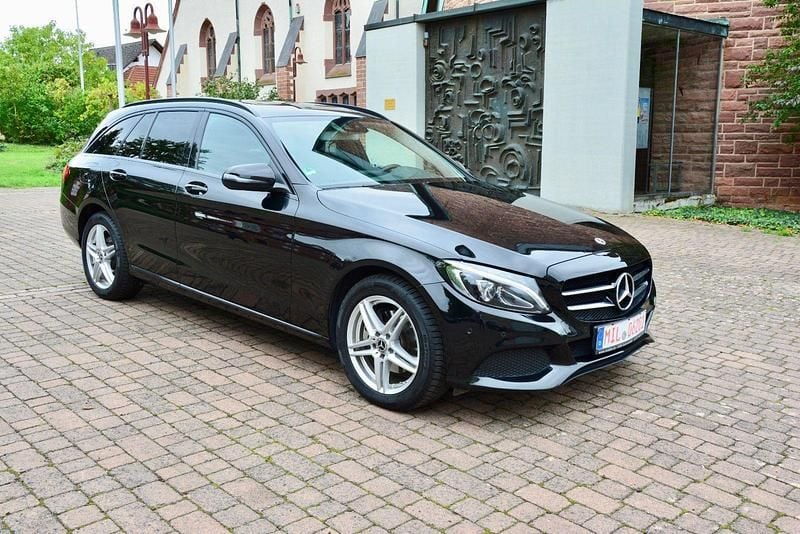 Schwarz Gebraucht 2017 Mercedes C220 Avantgarde Kombi | 18.600 € (Guter Preis) - Bild 1/4