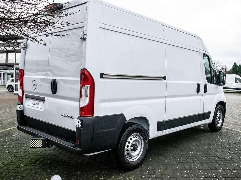 Gebraucht Opel Movano 140 PS (102 kW) 2025 Lackierung weiss icy/typ ausse Van