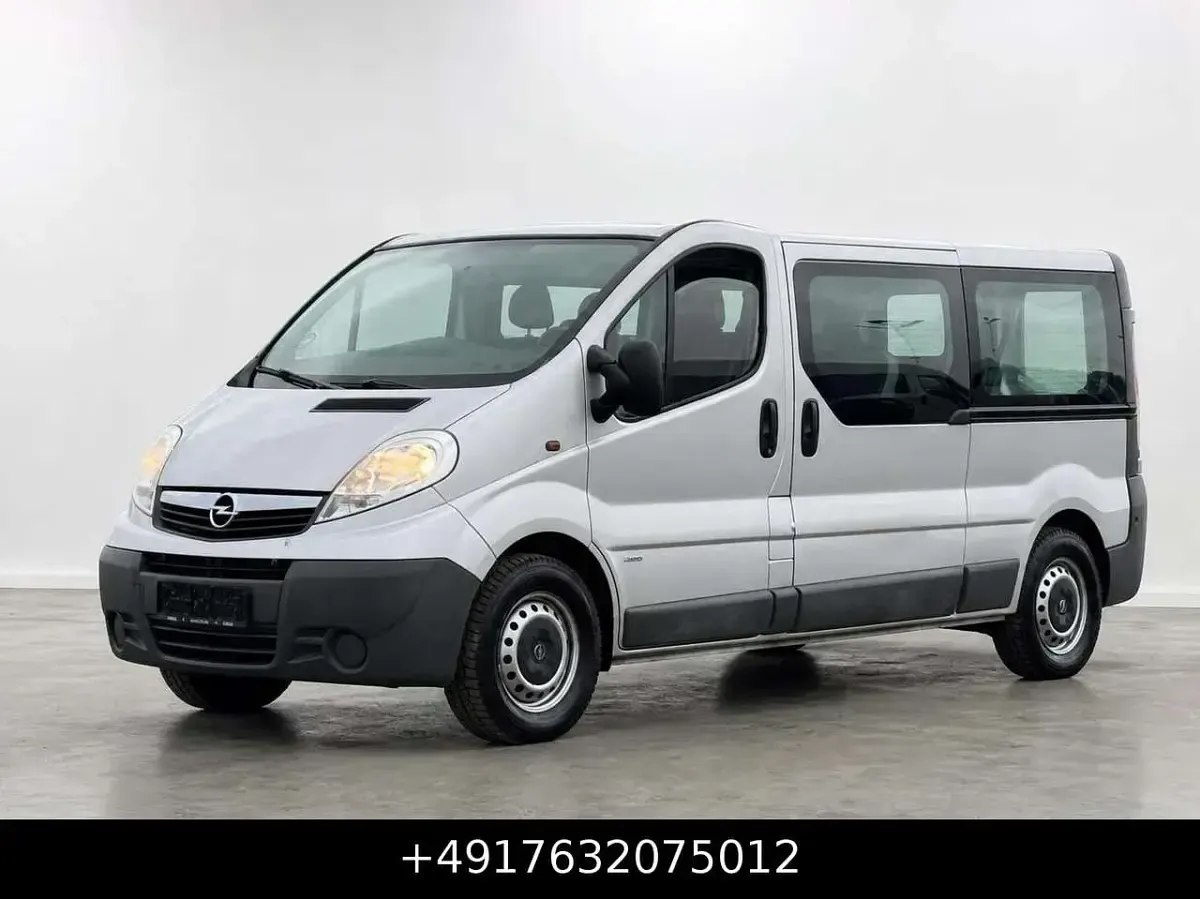 Gebraucht Opel Vivaro 114 PS (83 kW) 2013 Silber Van / Kleinbus