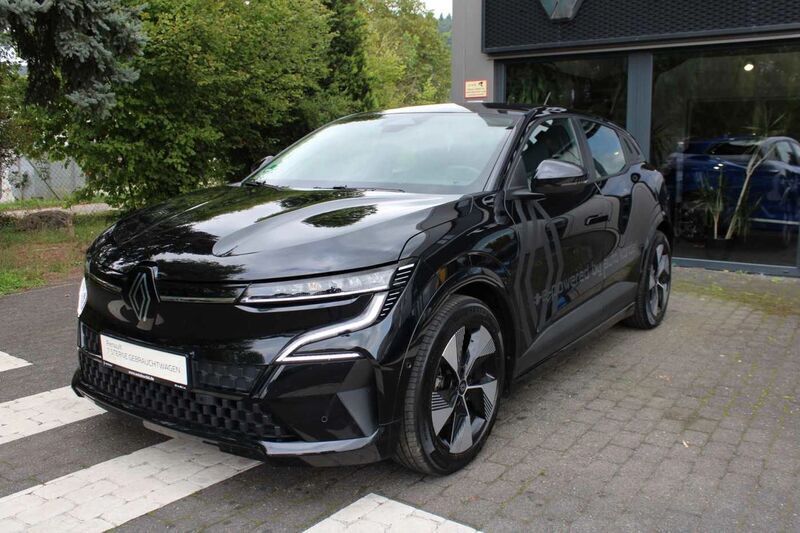 Schwarz Gebraucht 2023 Renault Mégane Evolution Limousine | 36.591 € (Teuer) - Bild 1/4