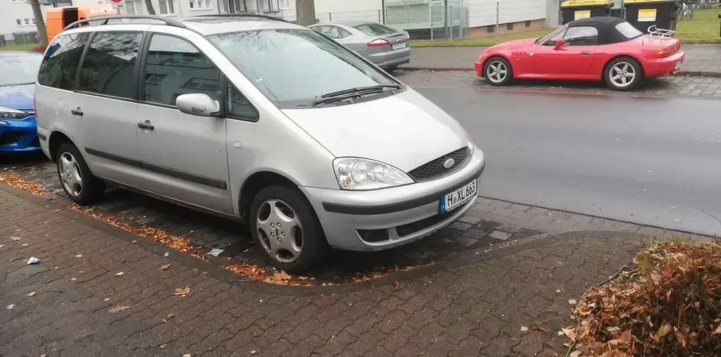 Gebraucht Ford Galaxy Trend 116 PS (85 kW) 2002 Silber Van / Kleinbus