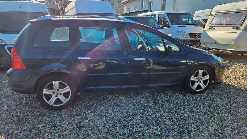 Gebraucht Peugeot 307 109 PS (80 kW) 2008 Blau Limousine