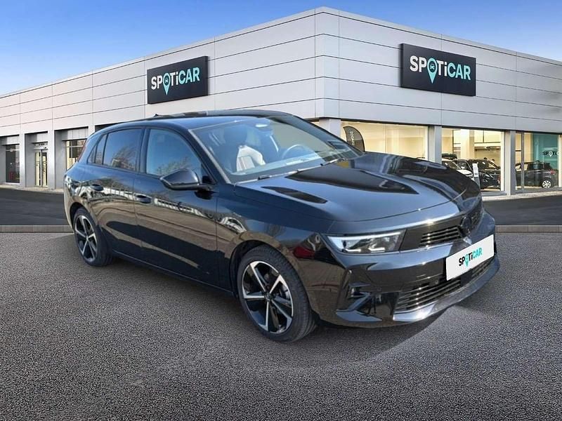 Gebraucht Opel Astra 131 PS (96 kW) 2024 Schwarz Kleinwagen