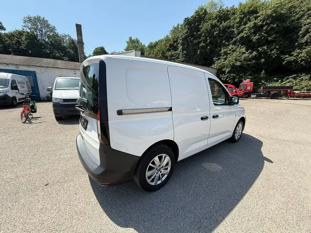 Gebraucht VW Caddy 122 PS (89 kW) 2022 Weiß Van / Kleinbus