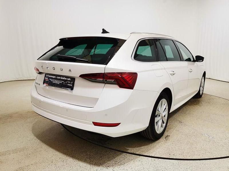 Gebraucht Skoda Octavia Style 116 PS (85 kW) 2023 Candyweiss Kombi