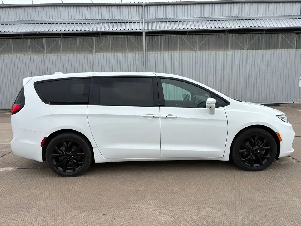 Gebraucht Chrysler Pacifica Limited 264 PS (194 kW) 2022 Weiß Van