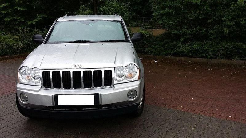Silber Gebraucht 2006 Jeep Grand Cherokee Limited SUV | 2.500 € - Bild 1/4