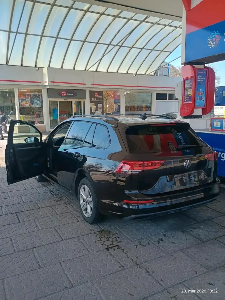 Gebraucht VW Golf VIII 116 PS (85 kW) 2022 Schwarz Kombi
