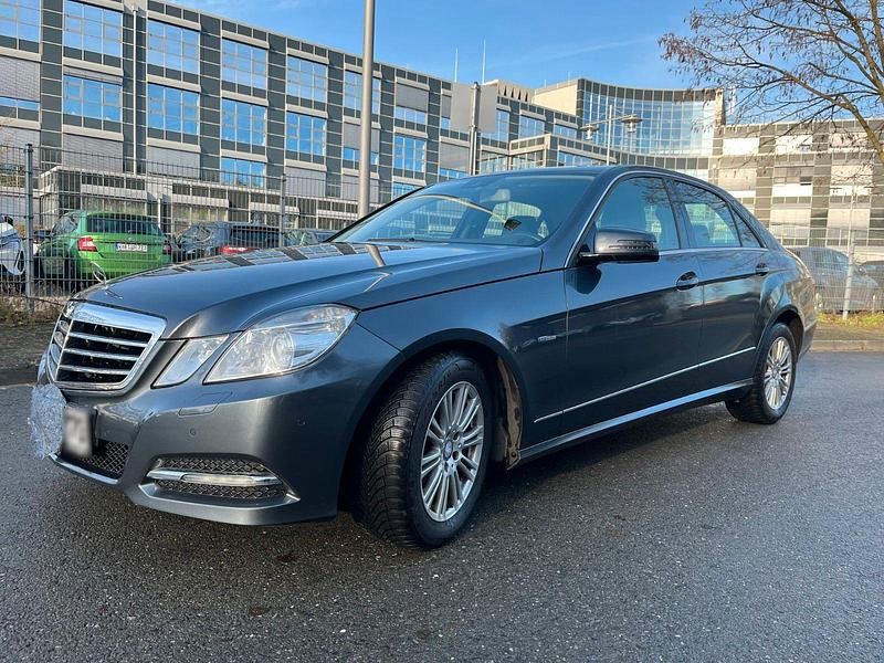 Gebraucht Mercedes E200 136 PS (100 kW) 2010 Grau Limousine