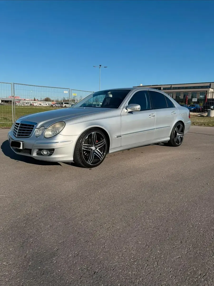 Gebraucht Mercedes E320 224 PS (164 kW) 2006 Silber Limousine