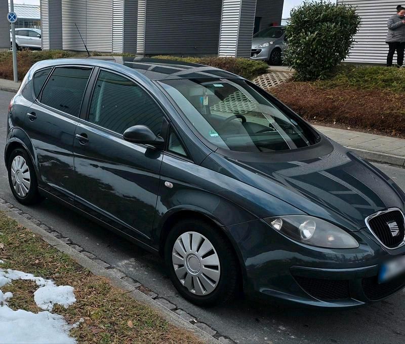 Gebraucht Seat Altea 105 PS (77 kW) 2008 Grau Limousine