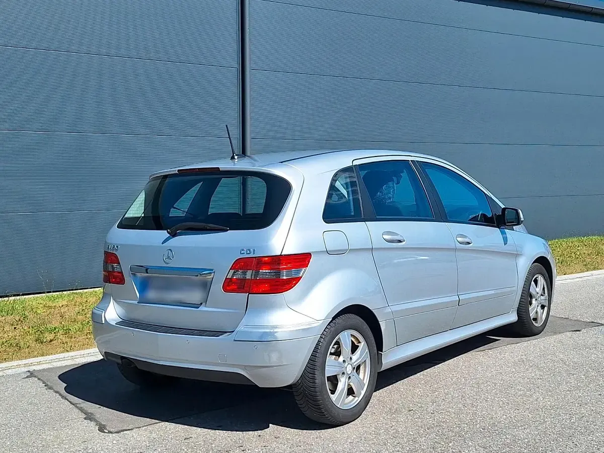 Gebraucht Mercedes B180 109 PS (80 kW) 2009 Grau Van / Kleinbus