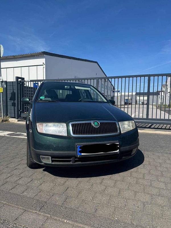 Grün Gebraucht 2000 Skoda Fabia Kleinwagen | 500 € (Superpreis) - Bild 1/4