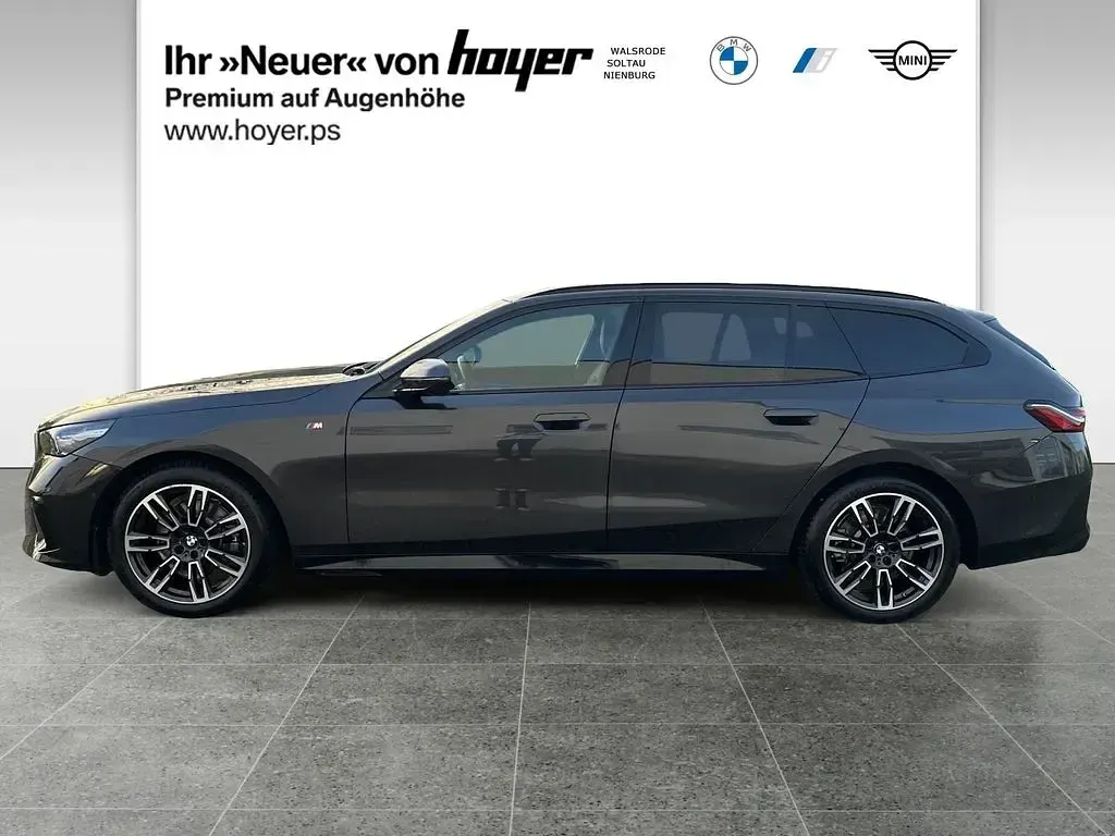 Gebraucht BMW 520 M Sport 197 PS (144 kW) 2025 Grau Kombi