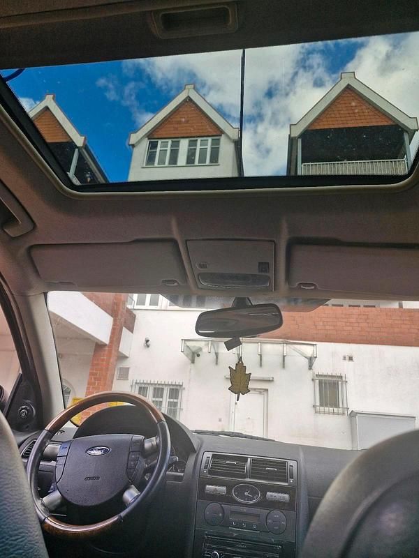 Gebraucht Ford Mondeo 131 PS (96 kW) 2003 Schwarz Limousine