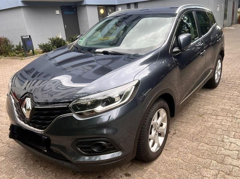 Grau Gebraucht 2019 Renault Kadjar LIMITED SUV | 15.500 € (Fairer Preis) - Bild 1/4