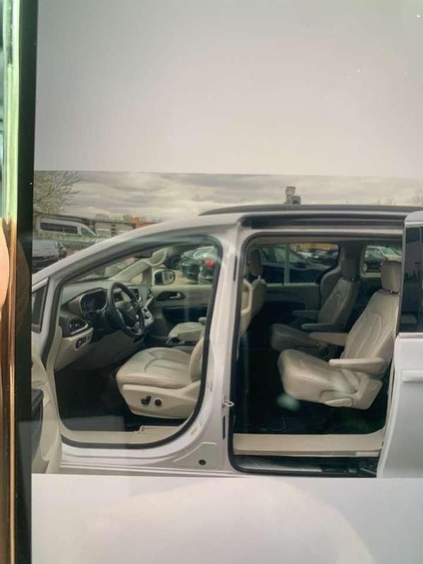 Gebraucht Chrysler Pacifica 272 PS (200 kW) 2021 Weiß Van