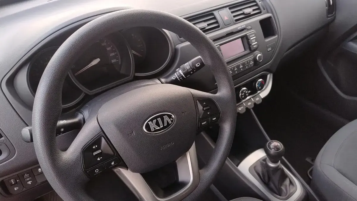 Gebraucht Kia Rio 86 PS (63 kW) 2013 Rot Kleinwagen