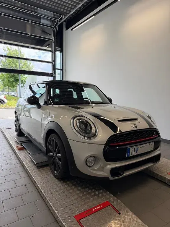 Gebraucht Mini John Cooper Works 211 PS (155 kW) 2015 Silber Kleinwagen