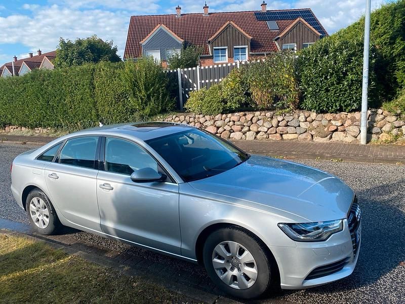 Silber Gebraucht 2013 Audi A6 Limousine | 19.900 € - Bild 1/4