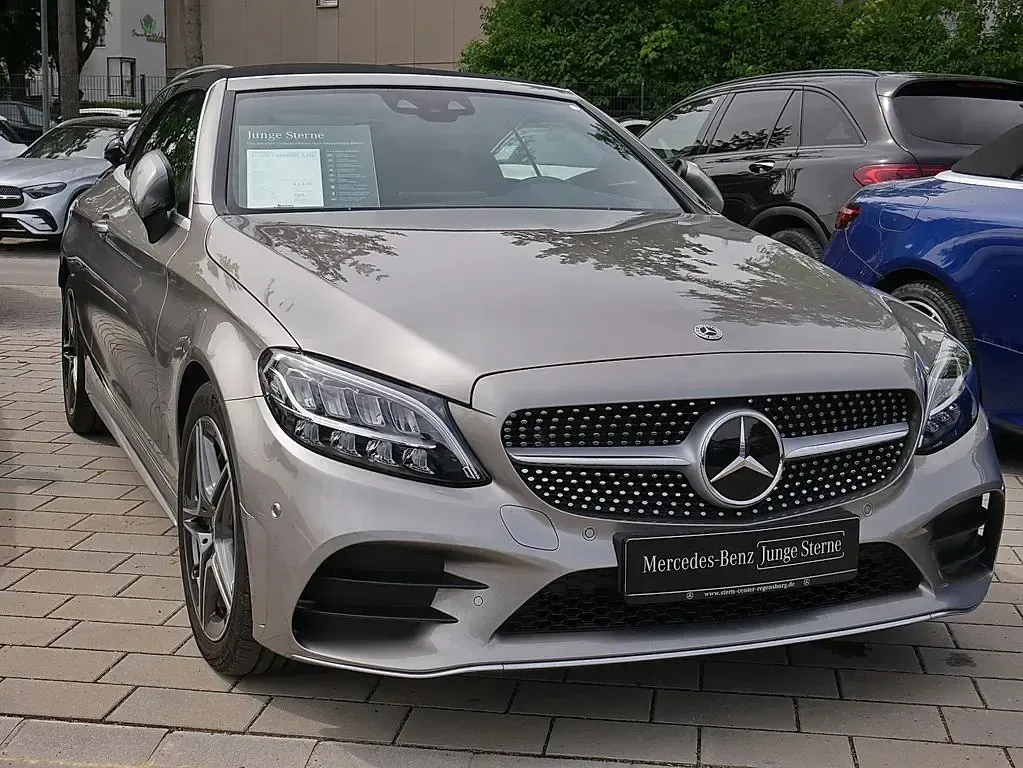 Gebraucht Mercedes C300 AMG 258 PS (189 kW) 2022 Mojavesilber Cabrio