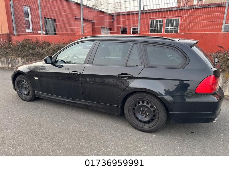 Gebraucht BMW 320 170 PS (125 kW) 2011 Schwarz Kombi