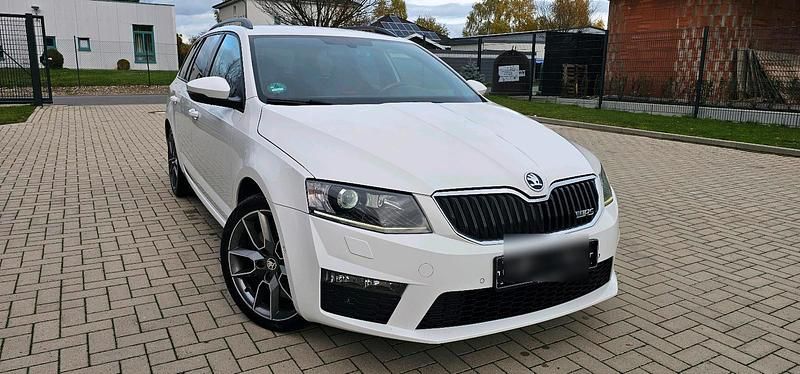 Weiß Gebraucht 2015 Skoda Octavia vRS Kombi | 8.800 € (Superpreis) - Bild 1/4
