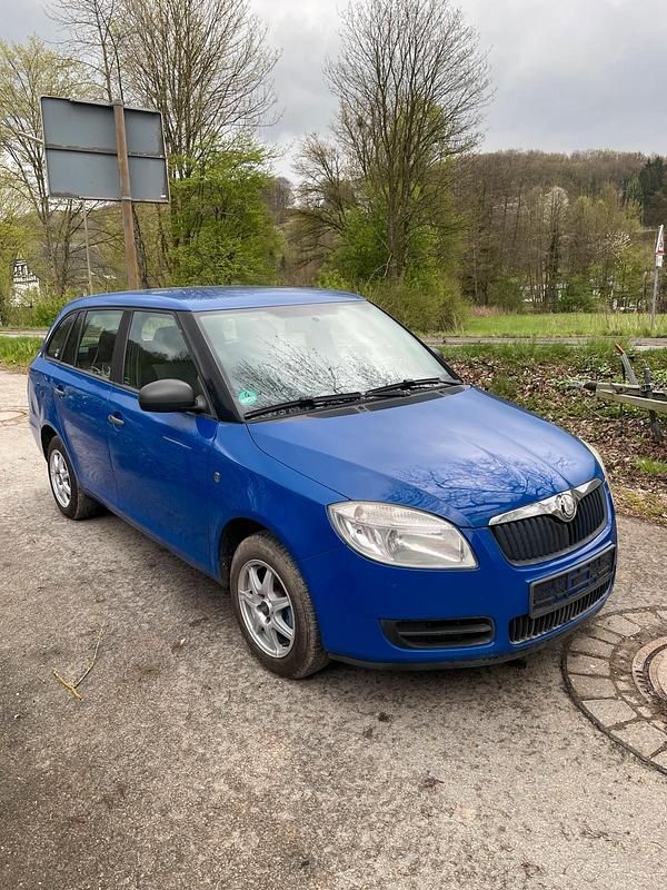 Blau Gebraucht 2009 Skoda Fabia Kleinwagen | 1.990 € (Fairer Preis) - Bild 1/4