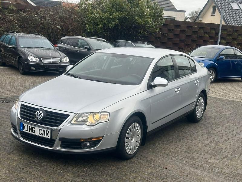 Silber Gebraucht 2008 VW Passat Trendline Limousine | 4.890 € (Etwas zu teuer) - Bild 1/4