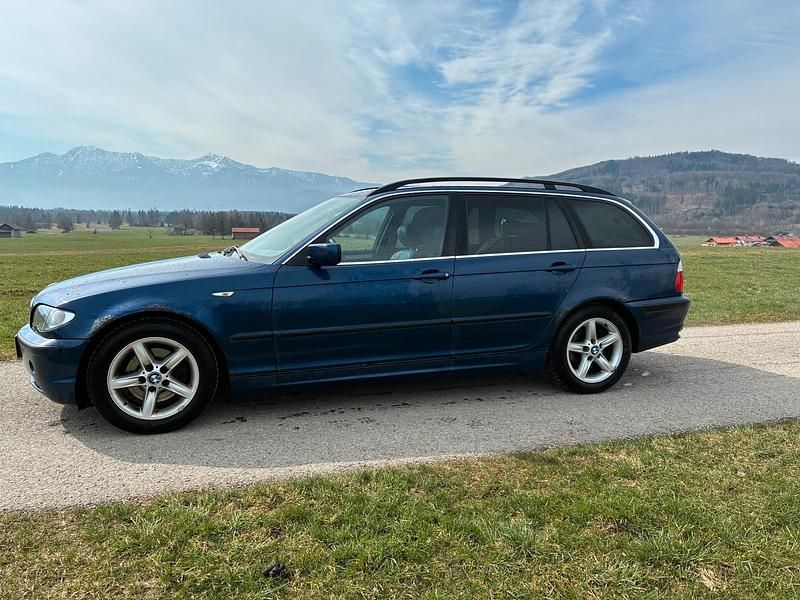 Gebraucht BMW 320 170 PS (125 kW) 2004 Blau Kombi