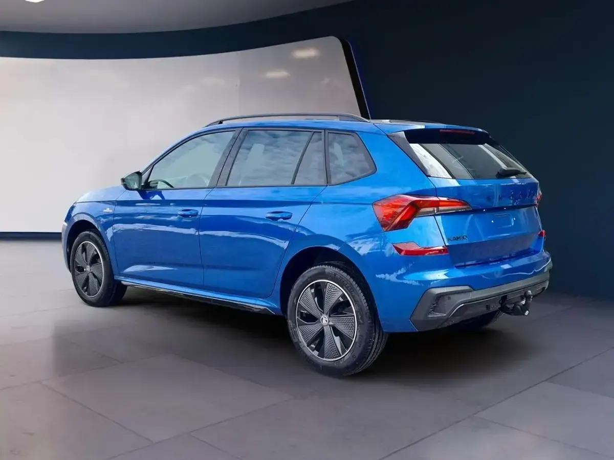 Neu Skoda Kamiq Monte Carlo 150 PS (110 kW) 2025 Race blau metallic SUV