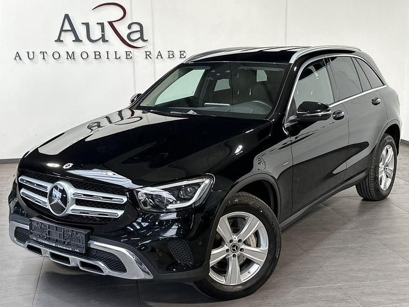 Schwarz Gebraucht 2021 Mercedes GLC300e Exclusive SUV | 32.989 € (Guter Preis) - Bild 1/4