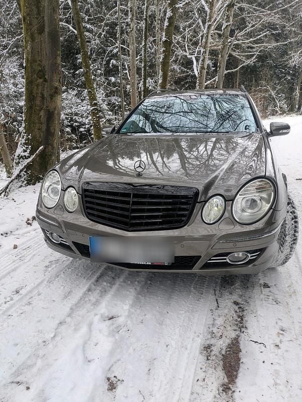 Braun Gebraucht 2007 Mercedes E280 Kombi | 5.849 € (Etwas zu teuer) - Bild 1/4