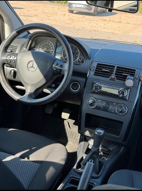 Schwarz Gebraucht 2006 Mercedes A150 Kleinwagen | 1.350 € (Guter Preis) - Bild 1/4
