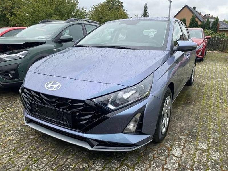 Gebraucht Hyundai i20 101 PS (74 kW) 2025 Blau Limousine