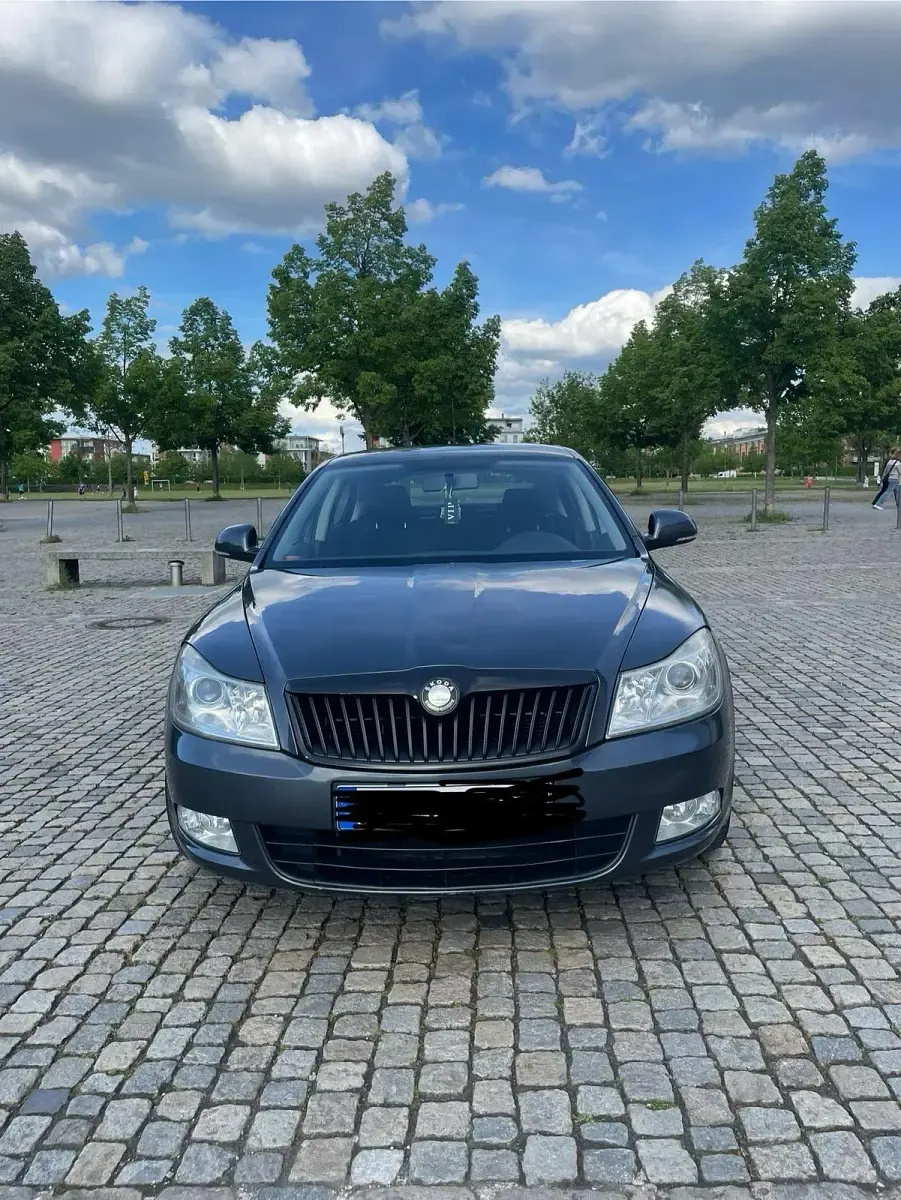 Gebraucht Skoda Octavia 105 PS (77 kW) 2009 Grau Limousine