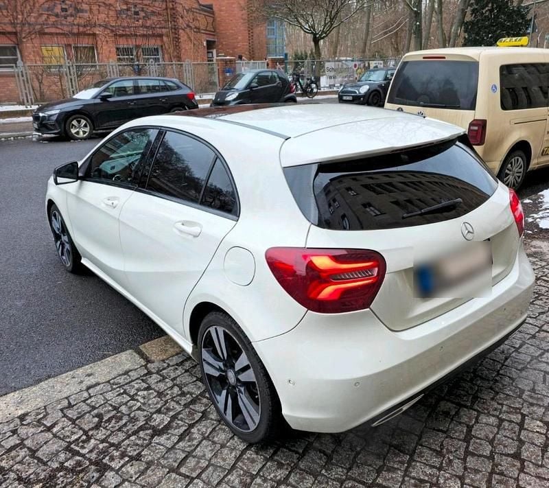 Gebraucht Mercedes A160 101 PS (74 kW) 2016 Weiß Kleinwagen