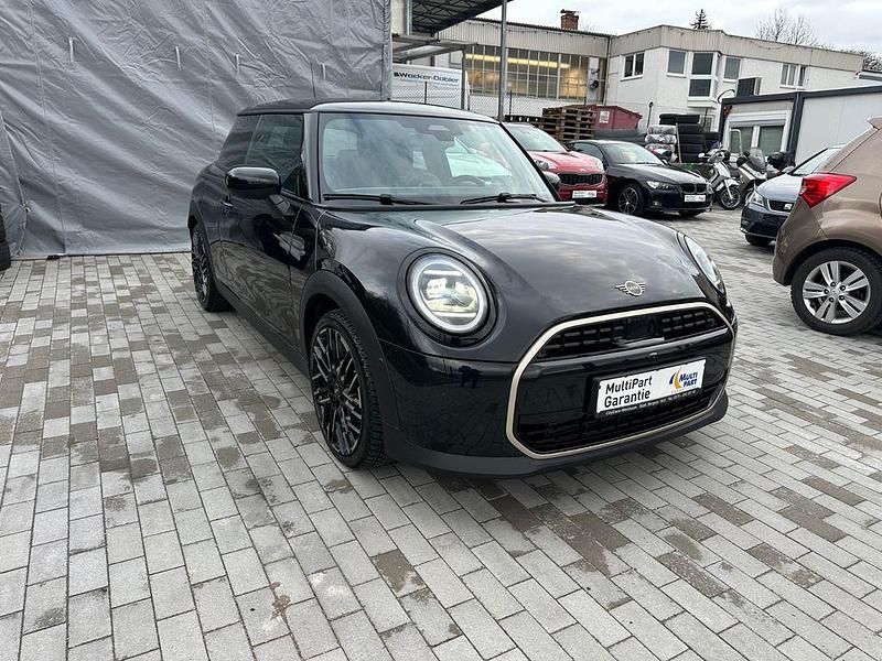 Gebraucht Mini Cooper Favoured 156 PS (114 kW) 2024 Schwarz Kleinwagen