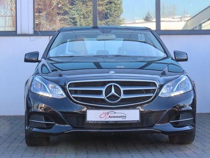 Gebraucht Mercedes E200 184 PS (135 kW) 2014 Schwarz Limousine