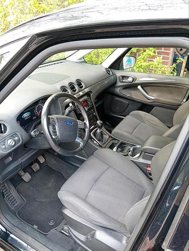 Second-hand Ford Galaxy 200 CP (147 kW) 2012 Negru Monovolum