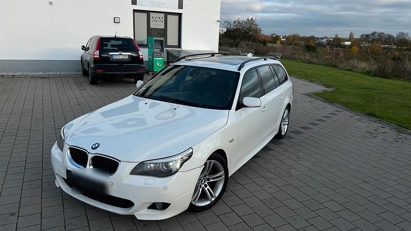 Weiß Gebraucht 2009 BMW 520 M Sport Kombi | 4.999 € (Superpreis) - Bild 1/4