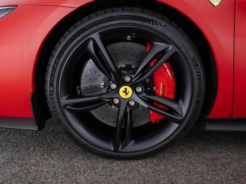 Gebraucht Ferrari 296 829 PS (609 kW) 2024 Rot Coupé