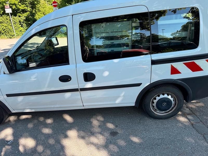 Gebraucht Opel Combo 90 PS (66 kW) 2008 Weiß Van / Kleinbus